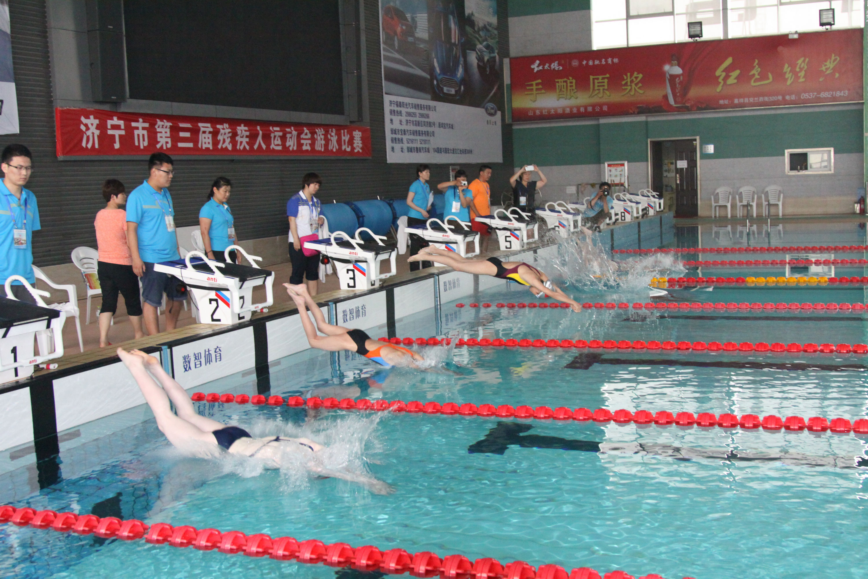 ������м����˶�����Ӿ����������Ӿ�ݾ���